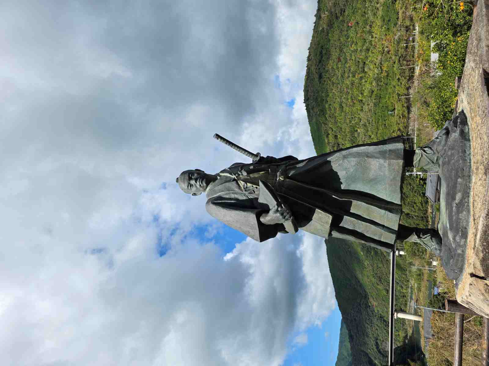 中岡慎太郎館目の前の中岡慎太郎像